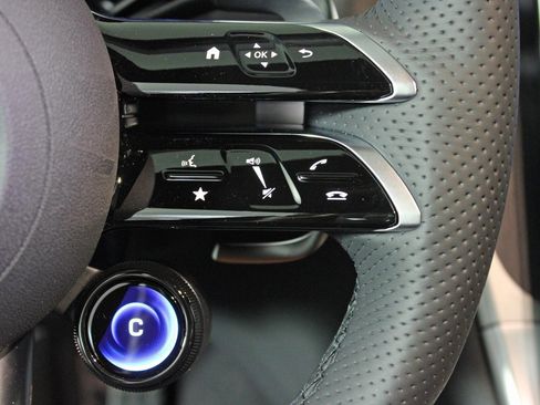 Certified 2025 Mercedes-Benz GLC 43 AMG 4MATIC image 20