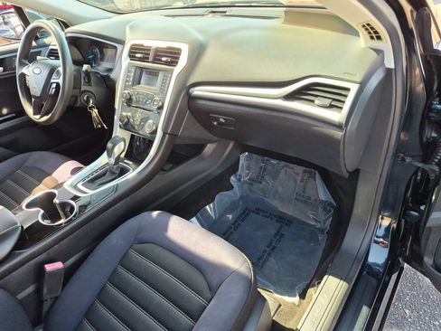 Used 2014 Ford Fusion SE FWD image 33