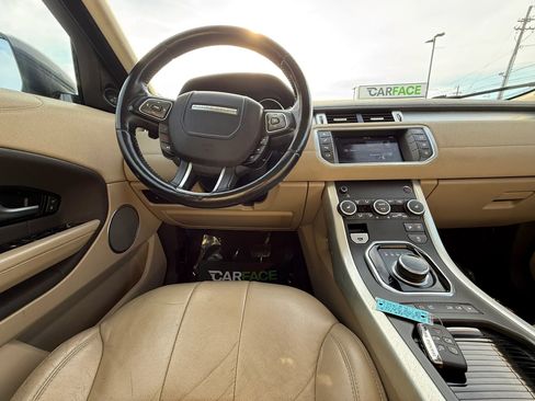 Used 2017 Land Rover Range Rover Evoque SE AWD/4WD image 28