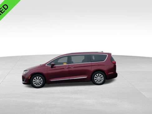 Used 2018 Chrysler Pacifica Touring-L Plus image 6