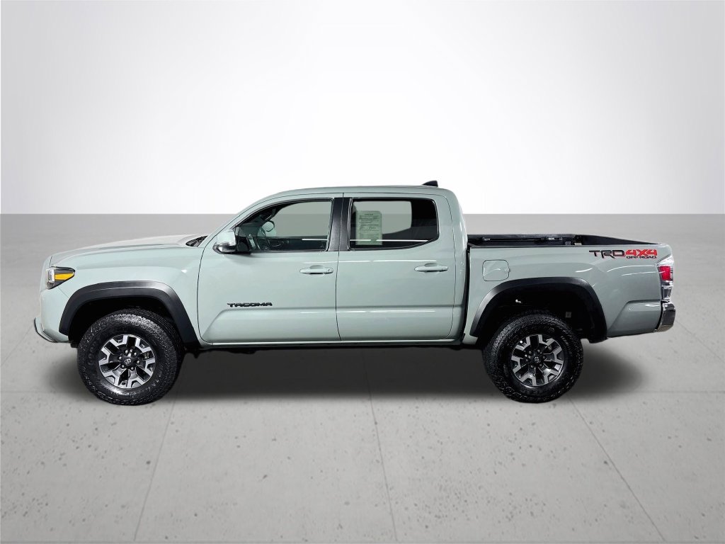 Used 2023 Toyota Tacoma TRD Off-Road w/ Black Out Package (TMS) AWD/4WD image 9