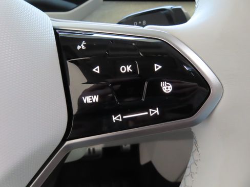 New 2025 Volkswagen ID. Buzz 1st Edition image 15