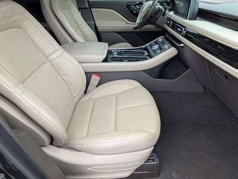 Used 2022 Lincoln Aviator Reserve w/ Equipment Group 201A AWD/4WD image 20