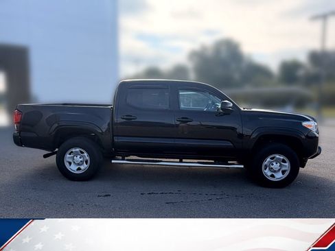 Used 2023 Toyota Tacoma SR AWD/4WD image 4