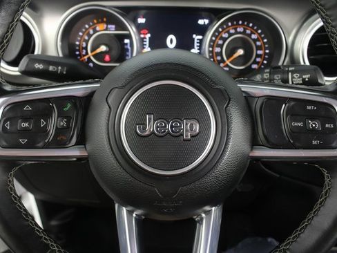 Used 2020 Jeep Wrangler Unlimited Sahara image 12