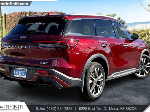 Used 2025 INFINITI QX60 Luxe w/ Vision Package image 2