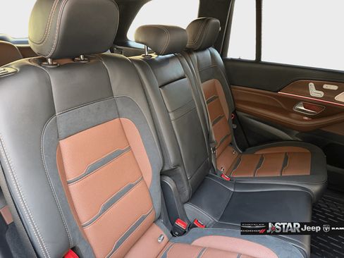 Used 2024 Mercedes-Benz GLS 63 AMG 4MATIC image 32