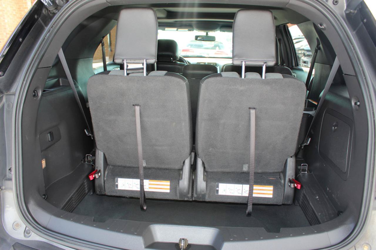 Used 2015 Ford Explorer XLT w/ Equipment Group 202A AWD/4WD image 18