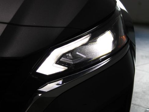 Used 2024 Nissan Altima 2.5 SV FWD image 51