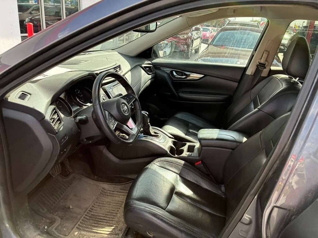 Used 2019 Nissan Rogue SL AWD/4WD image 2
