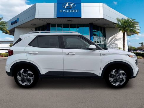 New 2026 Hyundai Venue SEL FWD image 10