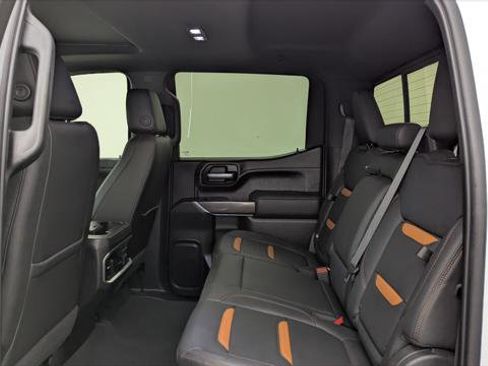 Used 2021 GMC Sierra 1500 AT4 w/ AT4 Value Package AWD/4WD image 17