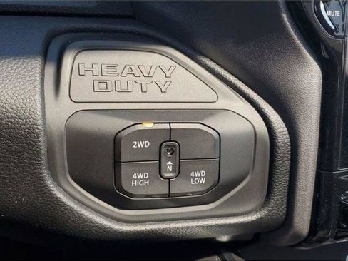 New 2026 RAM 2500 Laramie AWD/4WD image 25