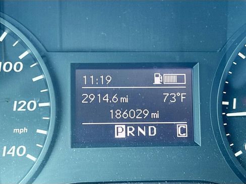 Used 2018 Mercedes-Benz Metris Passenger image 26