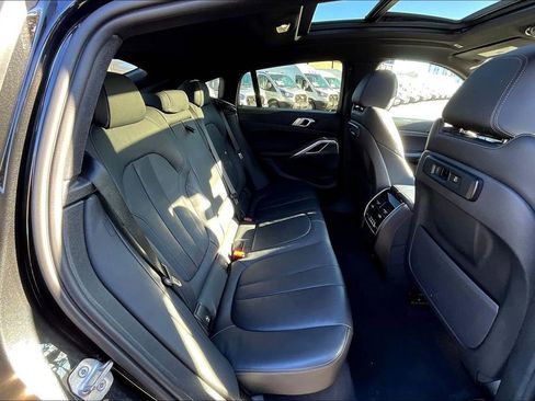 Used 2022 BMW X6 xDrive40i w/ M Sport Package AWD/4WD image 26