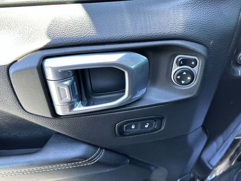 Used 2021 Jeep Wrangler Unlimited Sahara image 13