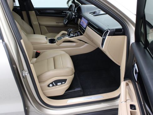 Used 2019 Porsche Cayenne AWD/4WD image 40