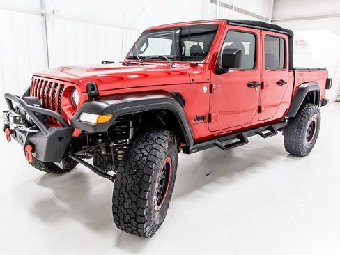 Used 2020 Jeep Gladiator Sport w/ Quick Order Package 24S AWD/4WD image 2