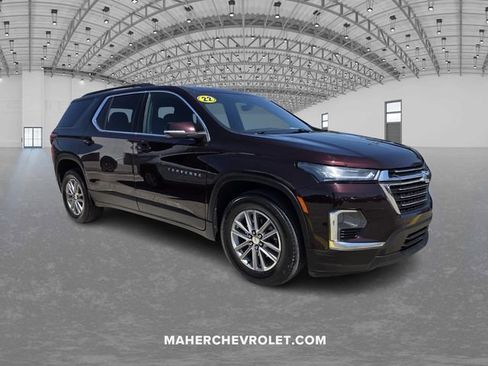 Used 2022 Chevrolet Traverse LT FWD image 1