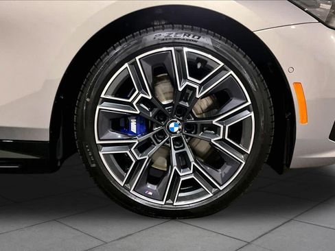 New 2027 BMW 550e xDrive AWD/4WD image 17