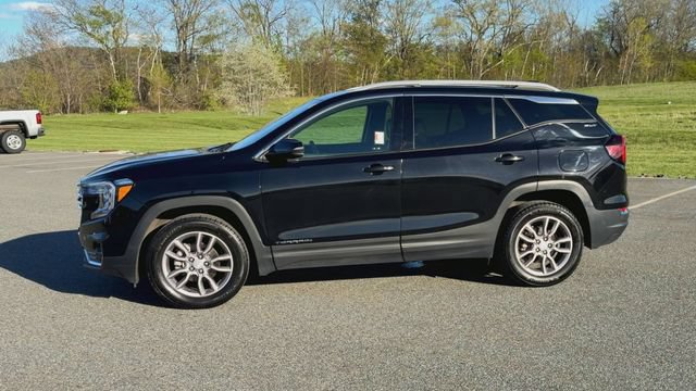 Used 2024 GMC Terrain SLT AWD/4WD image 5