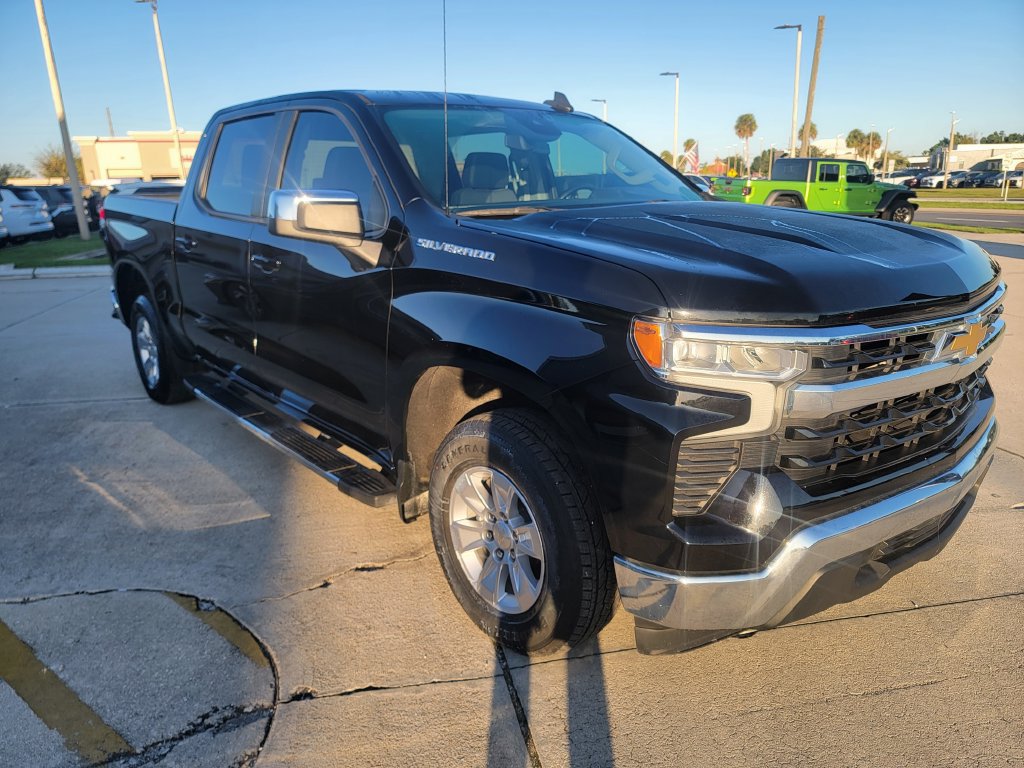 Used 2023 Chevrolet Silverado 1500 LT RWD image 7