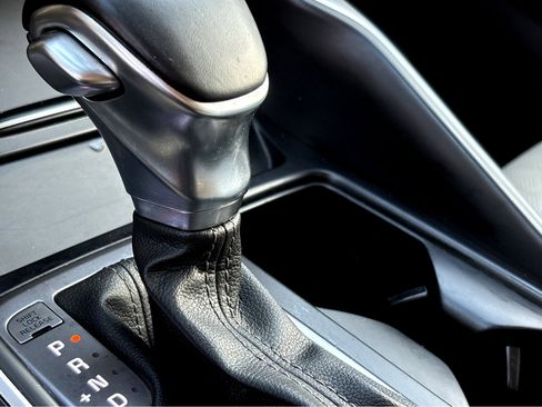 Used 2022 Kia Sorento S image 11