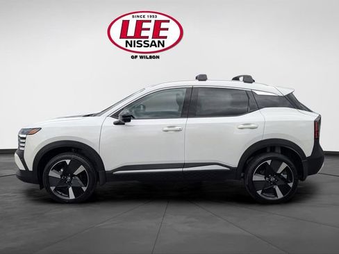 New 2026 Nissan Kicks SR w/ Cold Weather Package FWD image 6