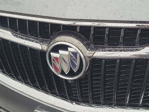 Used 2018 Buick Enclave Essence image 31