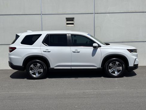 Certified 2023 Honda Pilot EX-L image 2