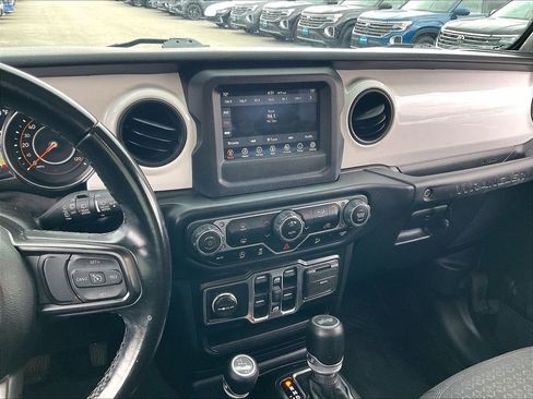 Used 2021 Jeep Wrangler Unlimited Sport AWD/4WD image 17