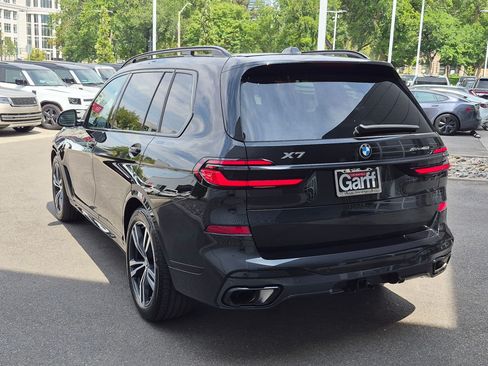 Used 2024 BMW X7 xDrive40i w/ M Sport Package AWD/4WD image 5
