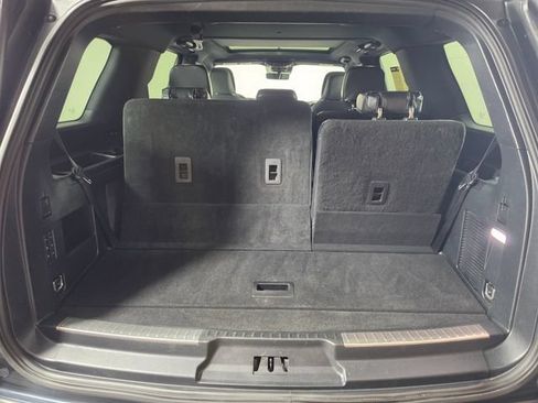 Certified 2021 Lincoln Navigator Reserve w/ Luxury Package AWD/4WD image 16