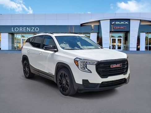 Used 2023 GMC Terrain SLE w/ Driver Convenience Package FWD image 3