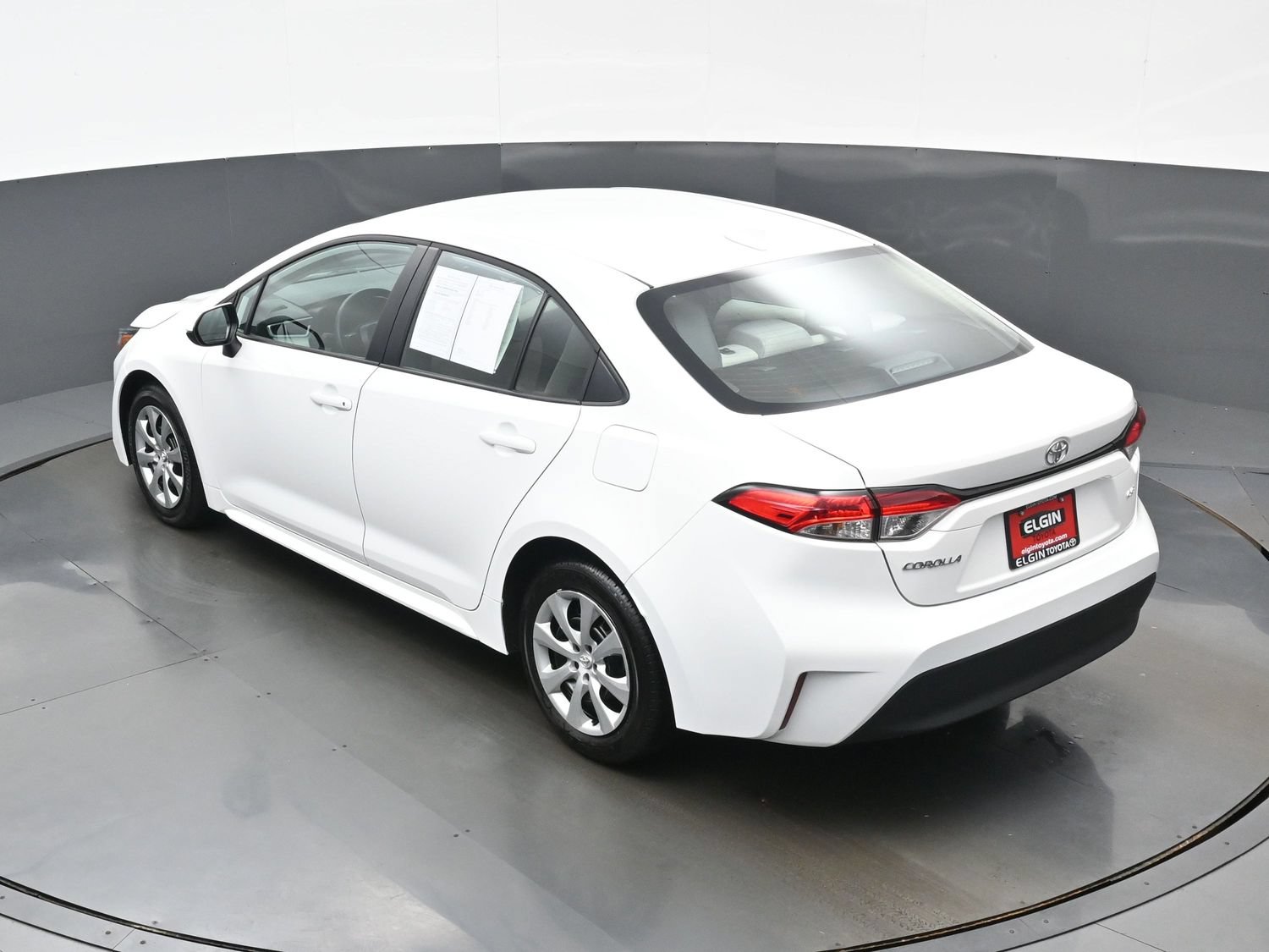 Used 2025 Toyota Corolla LE FWD image 36