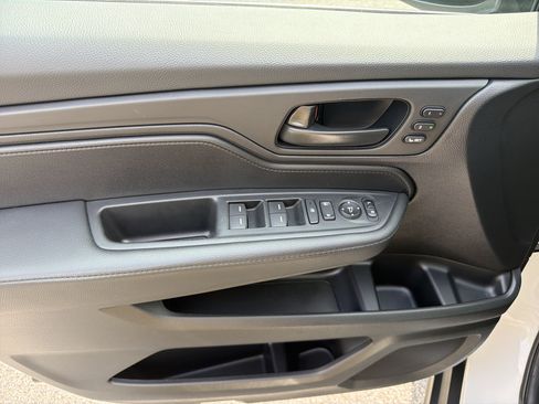 Used 2025 Honda Odyssey EX-L image 18