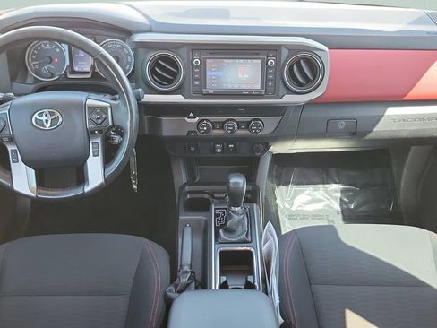 Used 2019 Toyota Tacoma SR5 RWD image 11