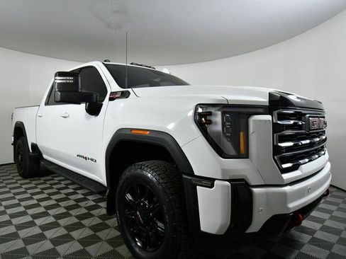 Used 2025 GMC Sierra 3500 AT4 w/ AT4 Premium Plus Package image 8