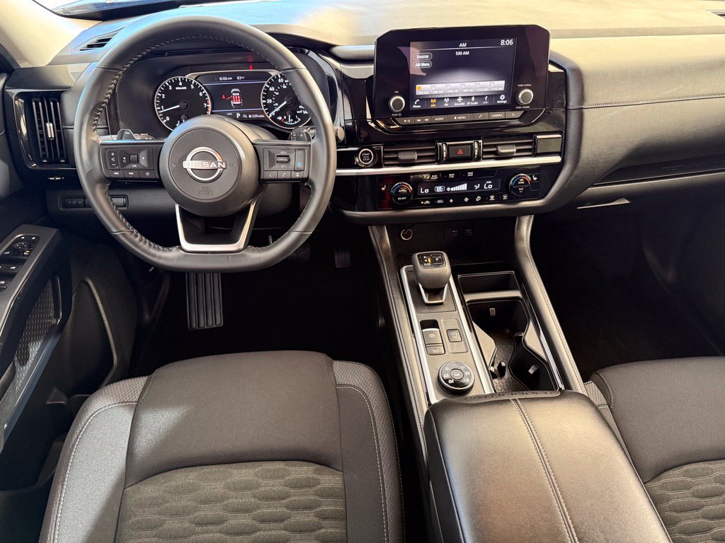 Used 2024 Nissan Pathfinder SV AWD/4WD image 13