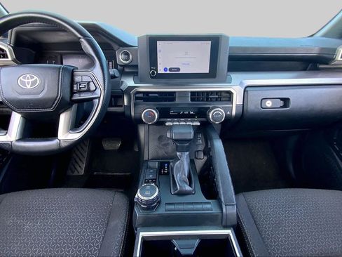 Used 2025 Toyota 4Runner SR5 AWD/4WD image 15