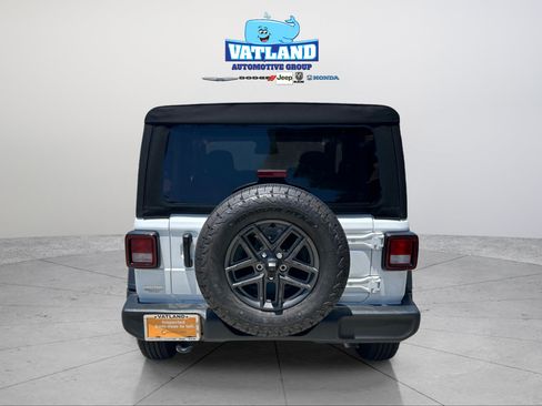 Used 2024 Jeep Wrangler Sport AWD/4WD image 4