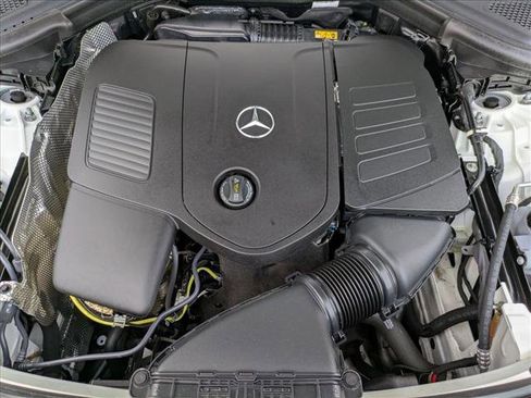 Certified 2025 Mercedes-Benz GLC 300 image 25
