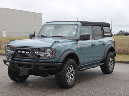 Used 2022 Ford Bronco Badlands AWD/4WD image 2