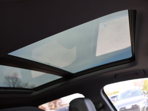 Used 2022 Audi Q4 e-tron Premium Plus w/ Premium Plus image 15