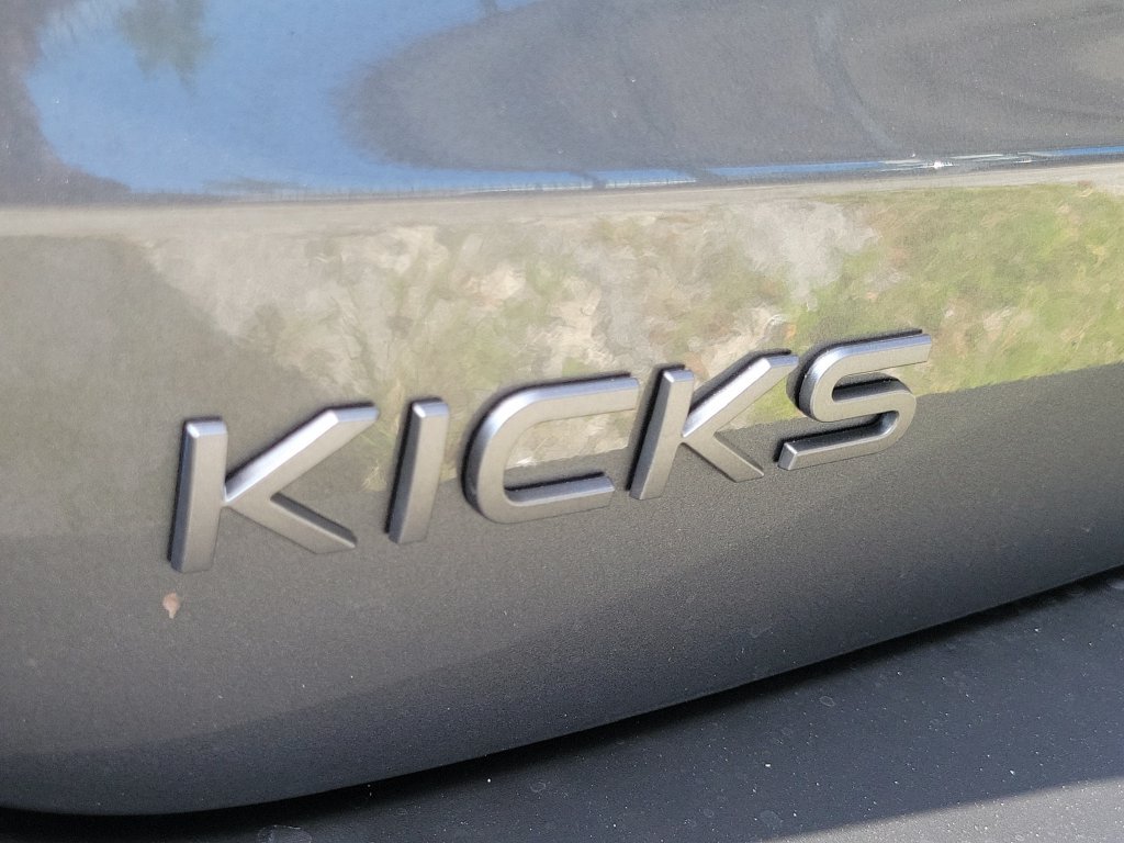 New 2027 Nissan Kicks SR FWD image 12
