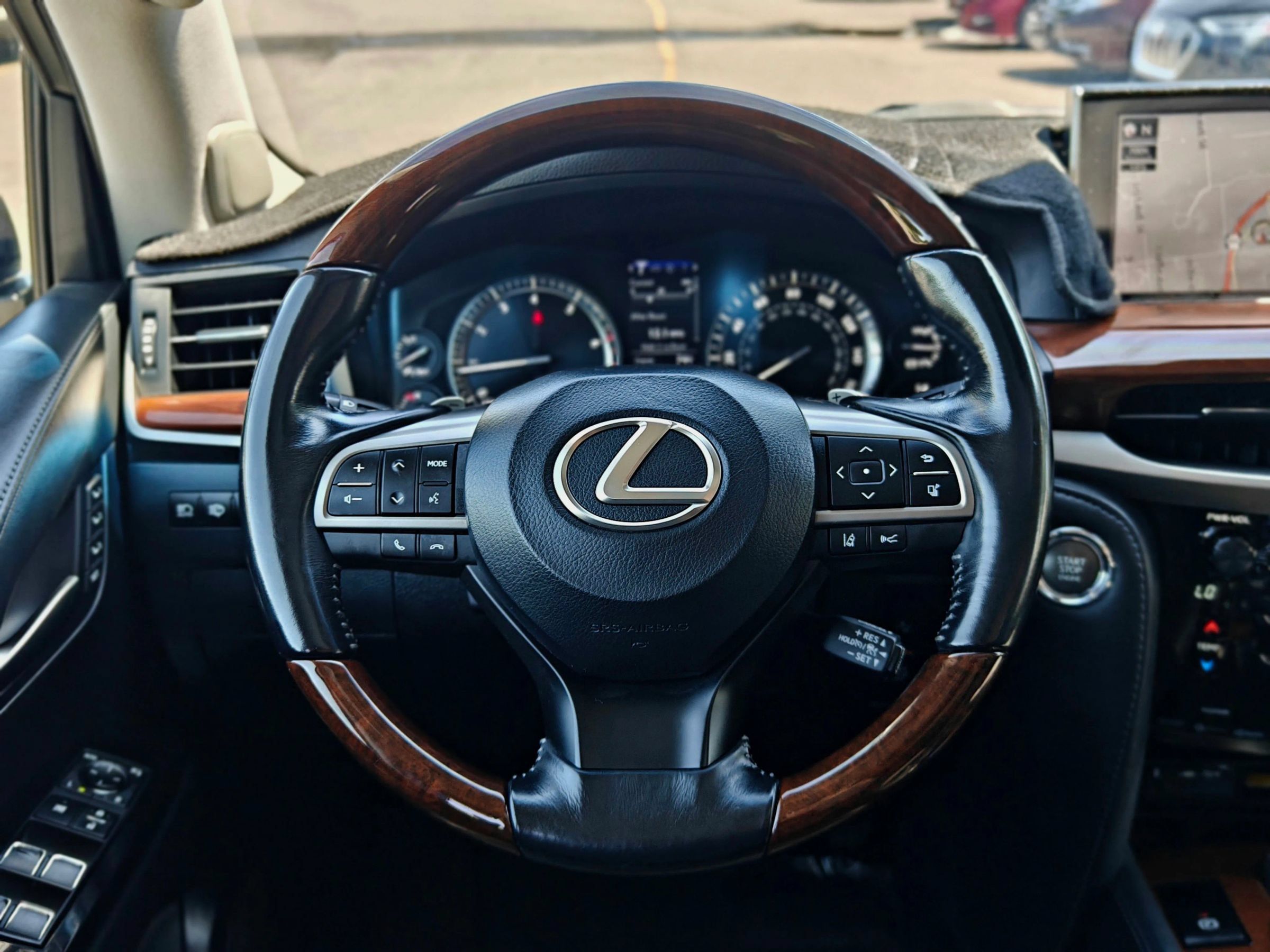 Used 2018 Lexus LX 570 4WD image 19