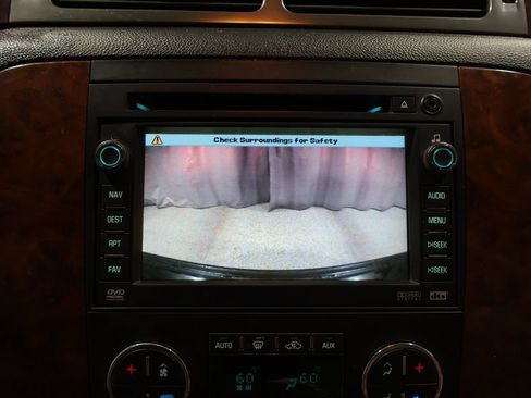Used 2007 Chevrolet Tahoe LTZ w/ LTZ Preferred Equipment Group AWD/4WD image 6