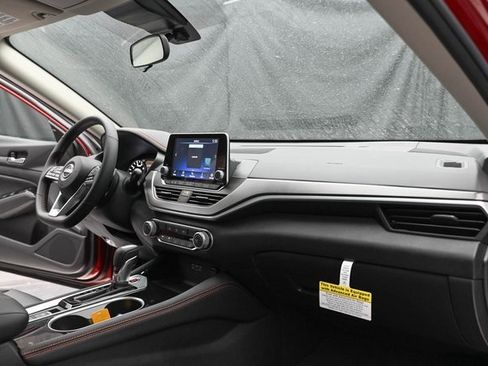 Used 2025 Nissan Altima 2.5 SR image 17