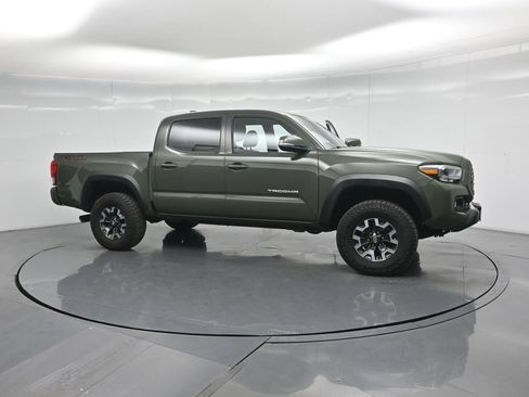 Used 2022 Toyota Tacoma TRD Off-Road w/ Technology Package RWD image 35