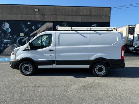 Used 2022 Ford Transit 150 Low Roof RWD image 10